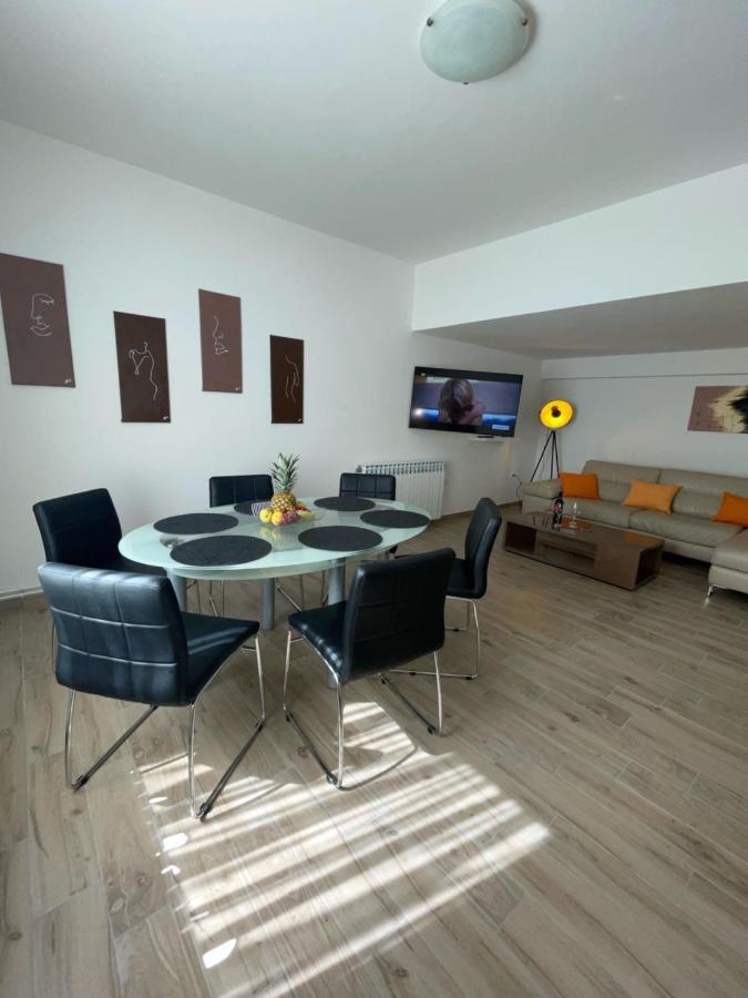 Apartman Varea Liznjan Luaran gambar
