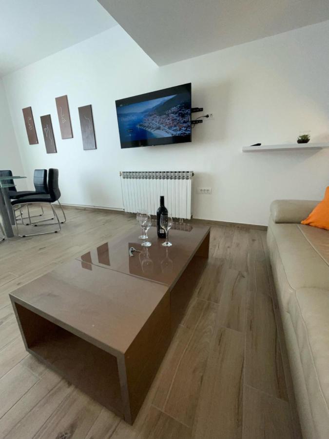 Apartman Varea Liznjan Luaran gambar