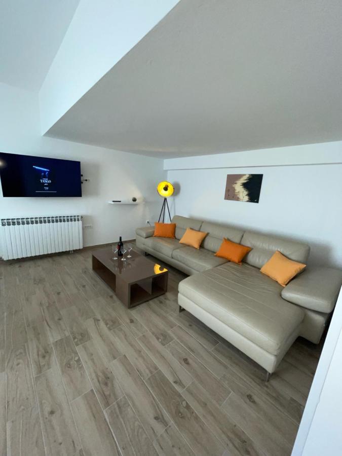 Apartman Varea Liznjan Luaran gambar