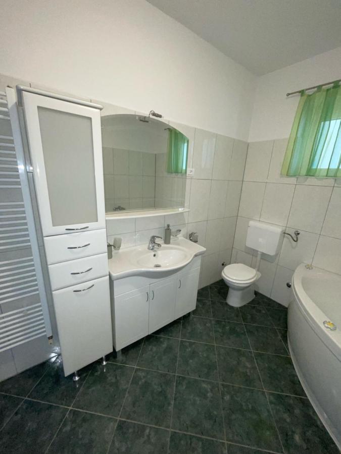 Apartman Varea Liznjan Luaran gambar