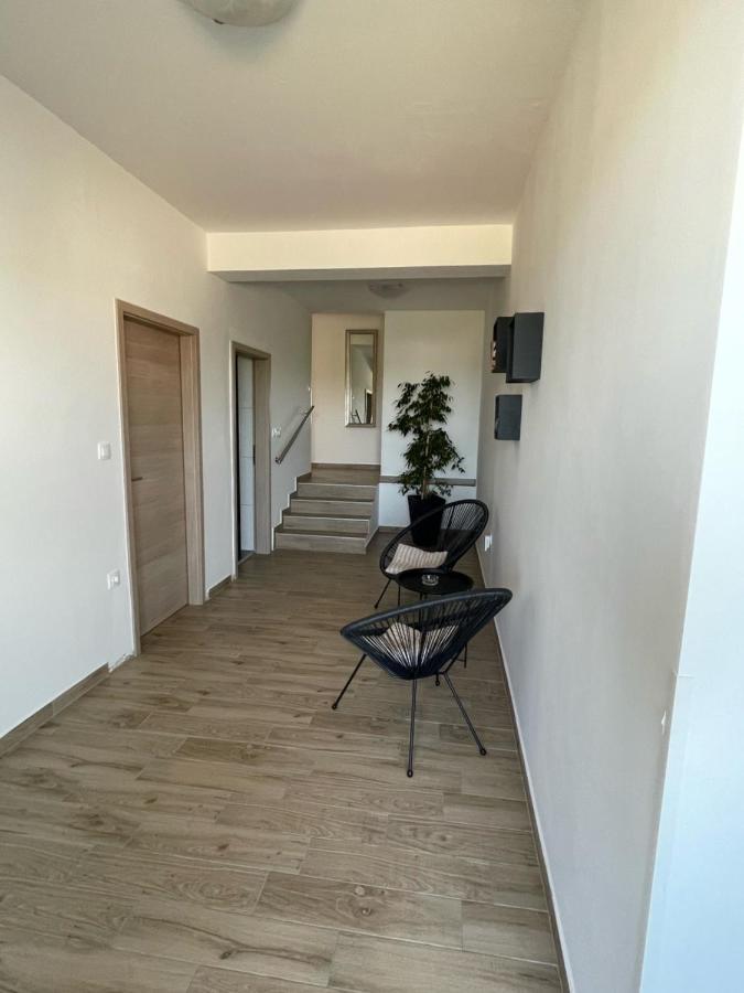 Apartman Varea Liznjan Luaran gambar