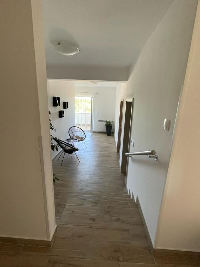 Apartman Varea Liznjan Luaran gambar