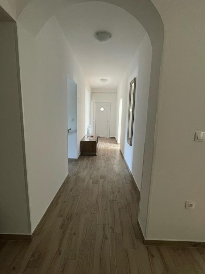 Apartman Varea Liznjan Luaran gambar