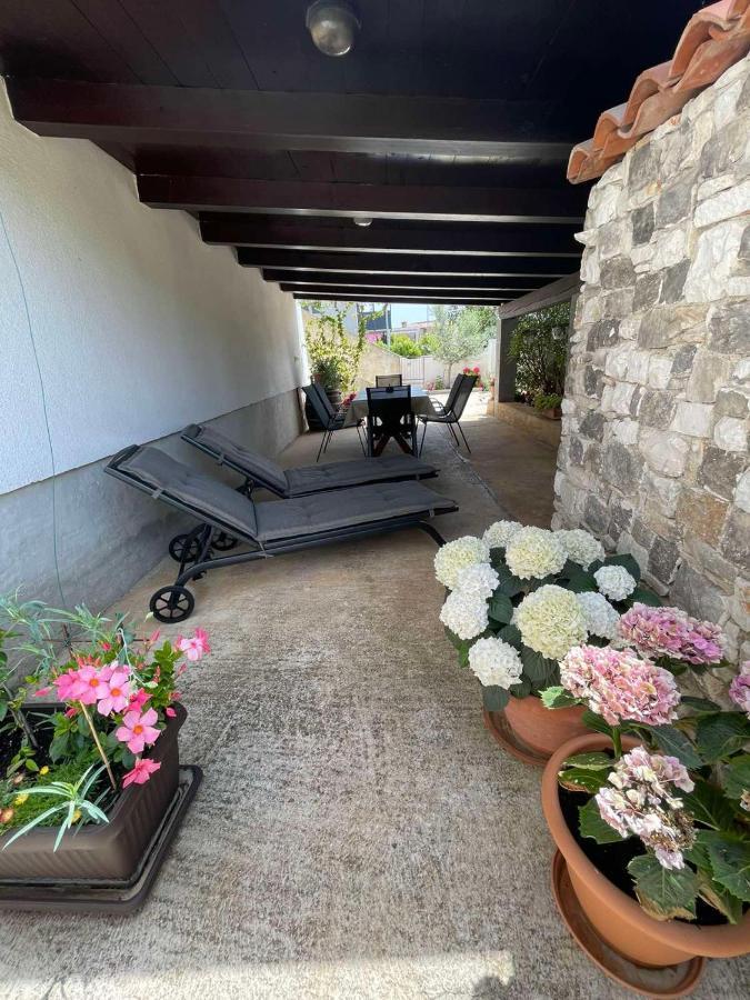 Apartman Varea Liznjan Luaran gambar
