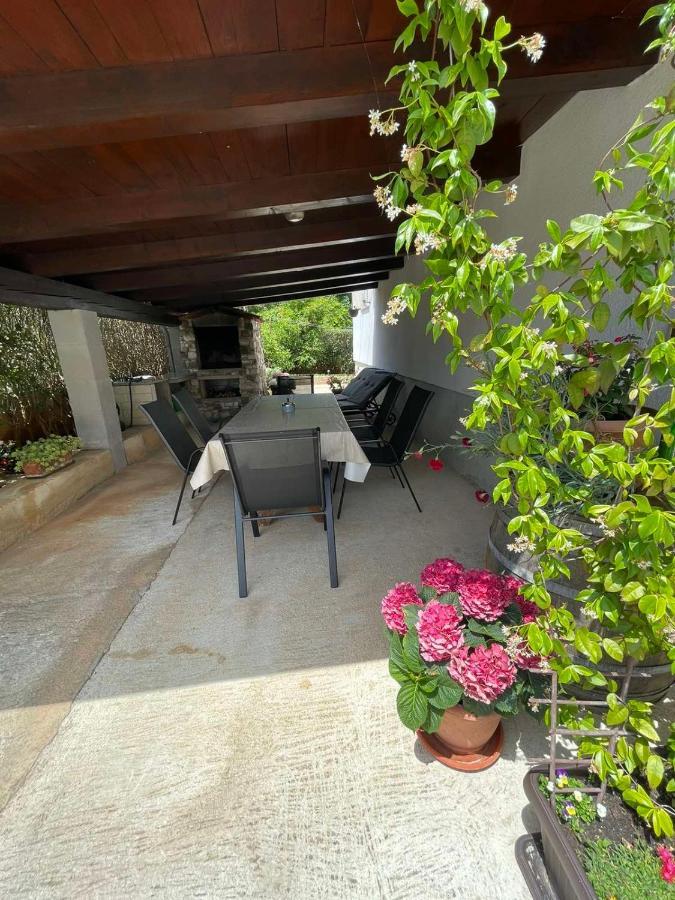 Apartman Varea Liznjan Luaran gambar